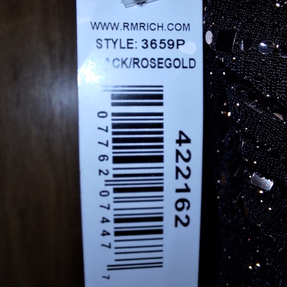 RM Richard Elegant Black and Gold Sleeveless Evening Dress In A 10P. NWT - Picture 2 of 10